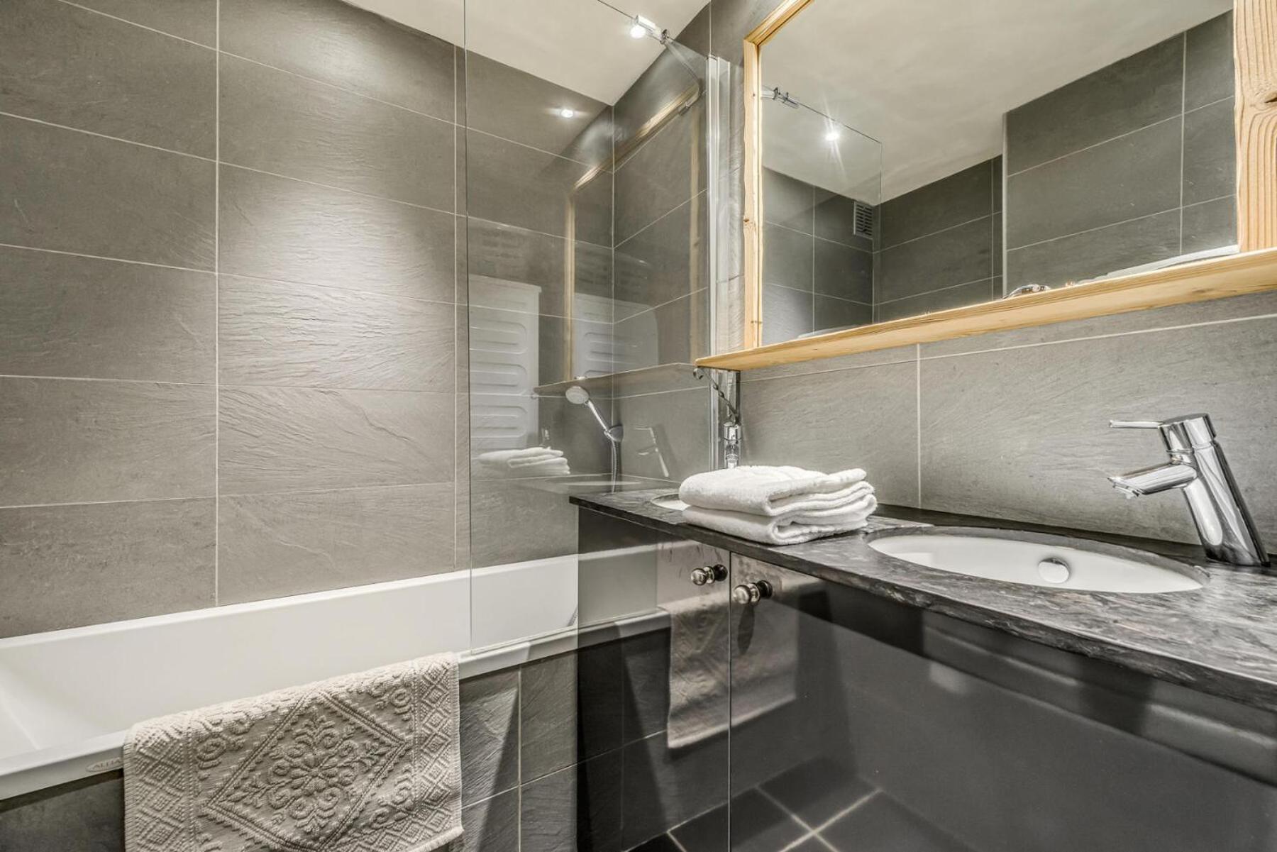 Residence Hauts Lieux - 4 Pieces 8 Personnes Premium, Appartement Renove Mae-3411 티뉴 외부 사진